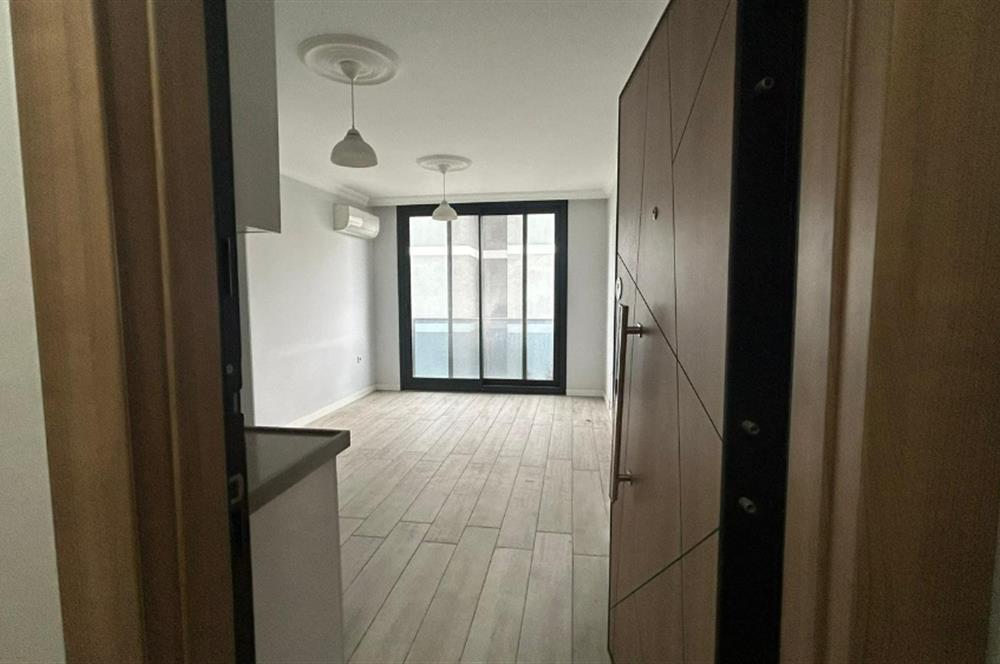 Bornova Mevlana'da Satılık 1+1 Boş Daire