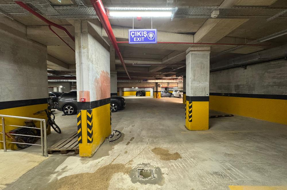 BOSTANCI'DA HAVUZLU GÜVENLİKLİ SİTEDE KİRALIK 2+1