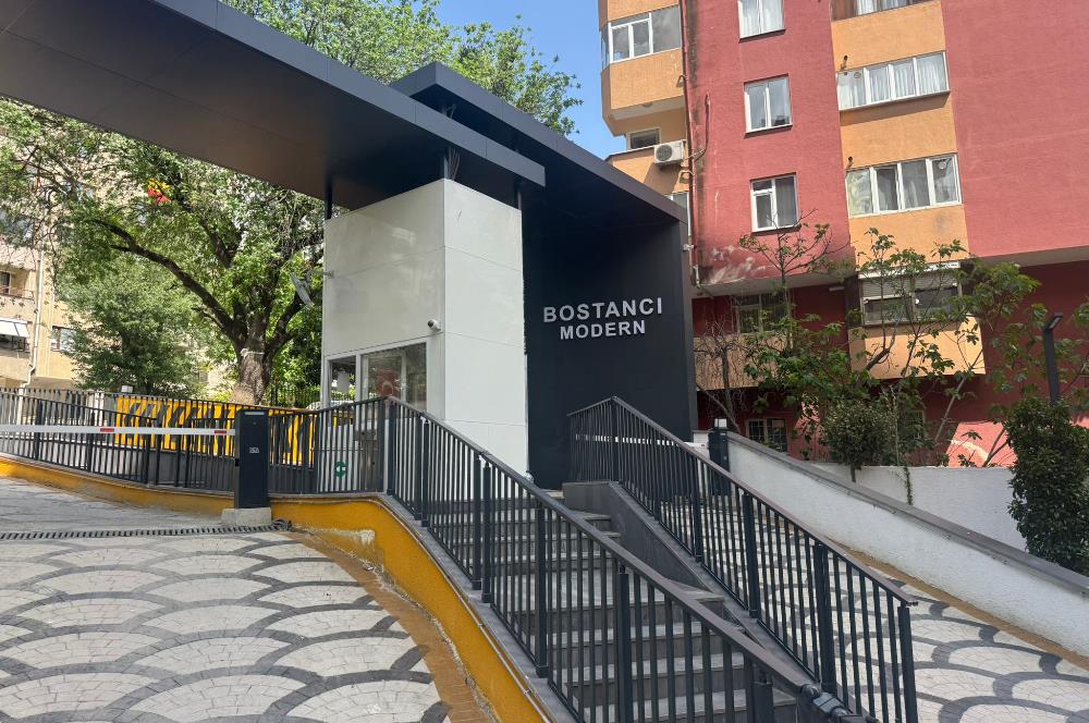 BOSTANCI'DA HAVUZLU GÜVENLİKLİ SİTEDE KİRALIK 2+1