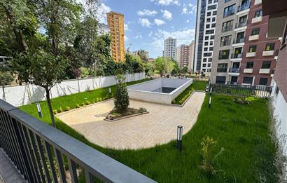 BOSTANCI'DA HAVUZLU GÜVENLİKLİ SİTEDE KİRALIK 2+1