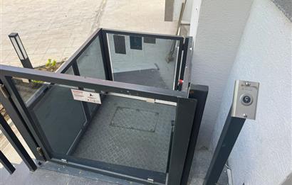 BOSTANCI'DA HAVUZLU GÜVENLİKLİ SİTEDE KİRALIK 2+1