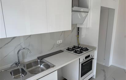 BOSTANCI'DA HAVUZLU GÜVENLİKLİ SİTEDE KİRALIK 2+1