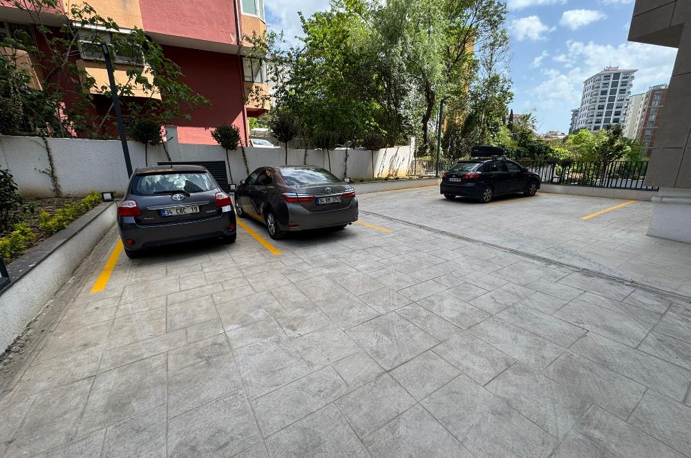 BOSTANCI'DA HAVUZLU GÜVENLİKLİ SİTEDE KİRALIK 2+1