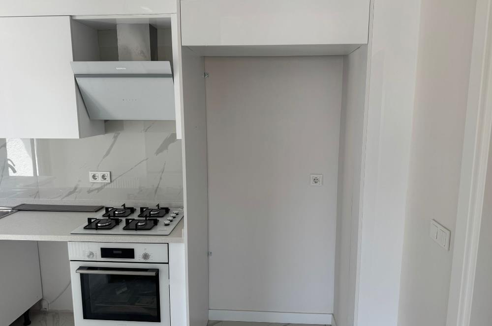 BOSTANCI'DA HAVUZLU GÜVENLİKLİ SİTEDE KİRALIK 2+1