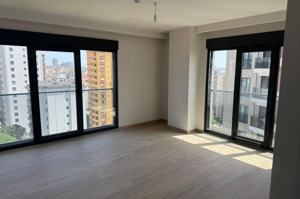 BOSTANCI'DA HAVUZLU GÜVENLİKLİ SİTEDE KİRALIK 2+1