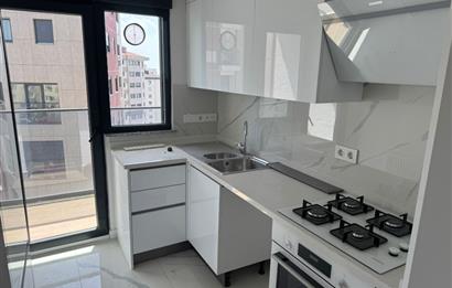 BOSTANCI'DA HAVUZLU GÜVENLİKLİ SİTEDE KİRALIK 2+1