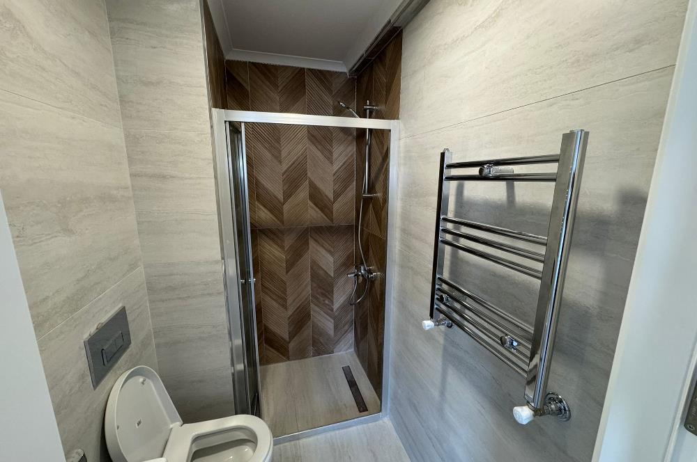 BOSTANCI'DA HAVUZLU GÜVENLİKLİ SİTEDE KİRALIK 2+1