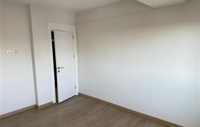 BOSTANCI'DA HAVUZLU GÜVENLİKLİ SİTEDE KİRALIK 2+1