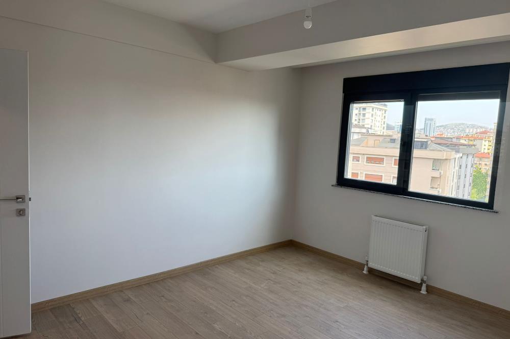 BOSTANCI'DA HAVUZLU GÜVENLİKLİ SİTEDE KİRALIK 2+1