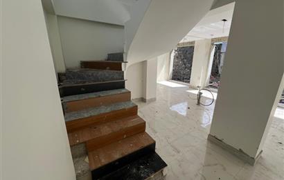 PRESTİJLİ YAŞAMIN YENİ ADRESİ AKYAZI DA SATILIK VİLLA