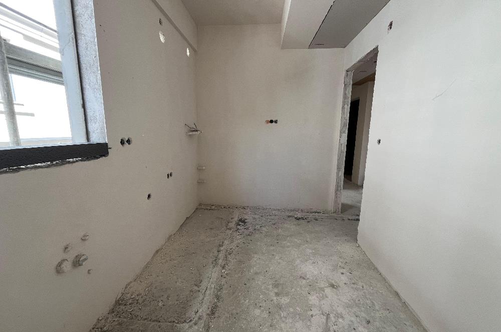 ALTINTEPE'NİN MERKEZİ ARAKAT,ÖN CEPHE,KÖŞE, AYRI MUTFAK, LÜX 2+1