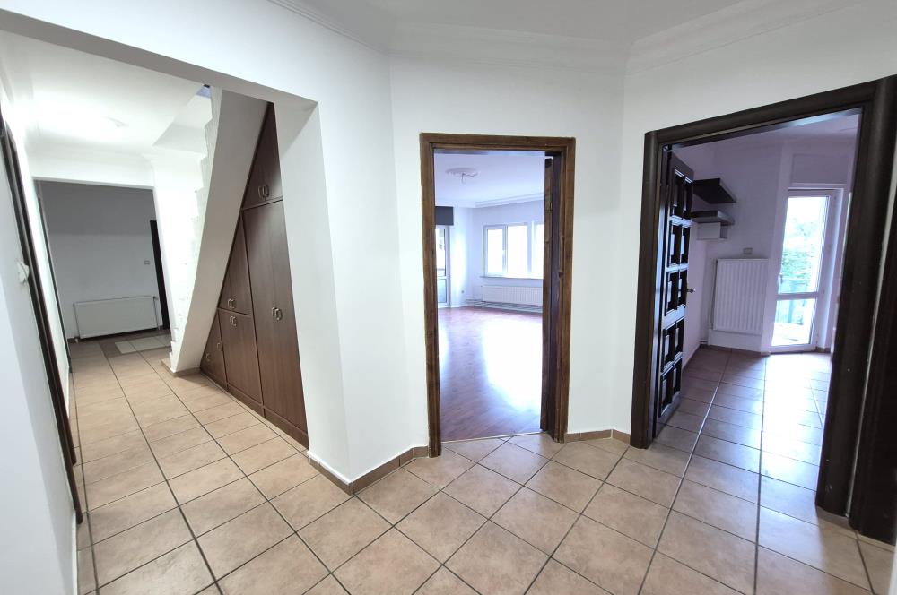 SARIYER YENİ UYUM SİTESİ'NDE BAKIMLI SATILIK ÇATI DUBLEKSİ