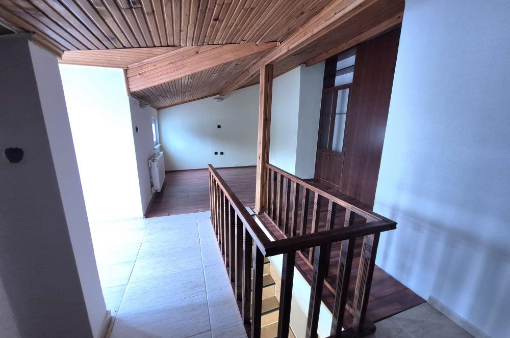 SARIYER YENİ UYUM SİTESİ'NDE BAKIMLI SATILIK ÇATI DUBLEKSİ