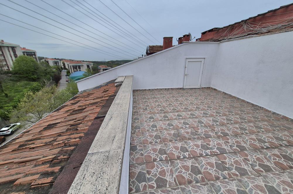 SARIYER YENİ UYUM SİTESİ'NDE BAKIMLI SATILIK ÇATI DUBLEKSİ