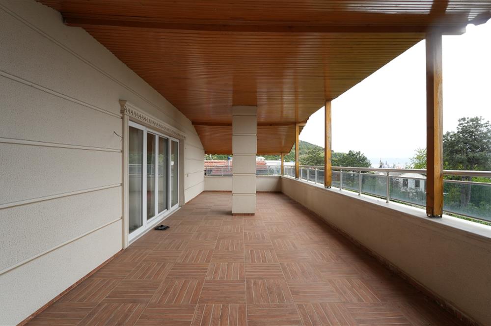 C21 Cius;Sahile 70 Metre Mesafede Deniz Manzaralı 5+2 Müstakil Villa