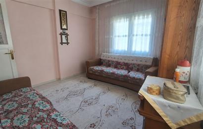 Yeşilova'da Bahçeli ve Bakımlı Satılık Bina