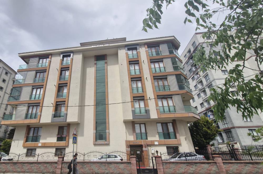 ŞERİFALİ AKDAĞ CADDESİNDE GENİŞ KULLANIŞLI 2+1 DAİRE