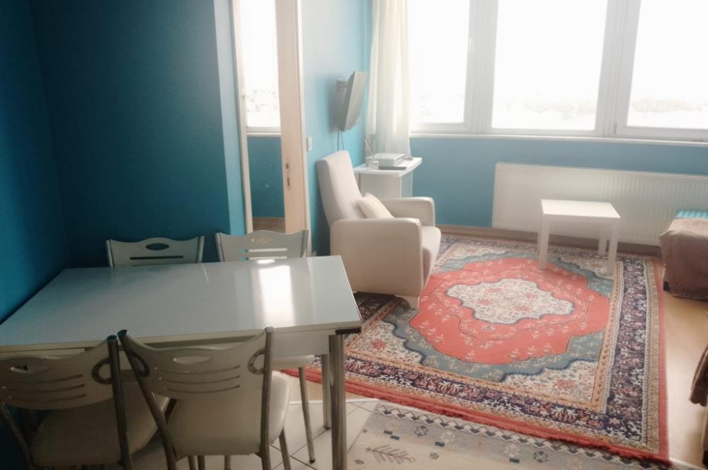 CENTURY21 WEST'TEN ÇAMLIK TERAS SİT.HAVUZLU EŞYALI 1+1 KİRALIK
