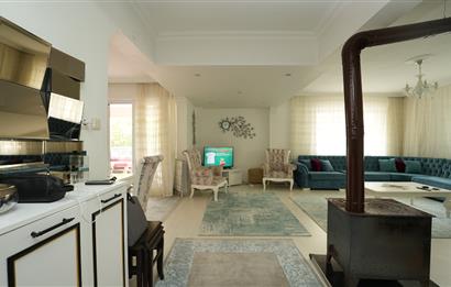 C21 Cius;Sahile 70 Metre Mesafede Deniz Manzaralı 5+2 Müstakil Villa