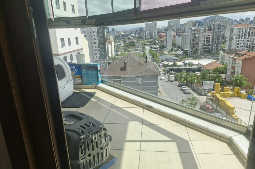 ŞERİFALİ AKDAĞ CADDESİNDE GENİŞ KULLANIŞLI 2+1 DAİRE