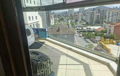 ŞERİFALİ AKDAĞ CADDESİNDE GENİŞ KULLANIŞLI 2+1 DAİRE