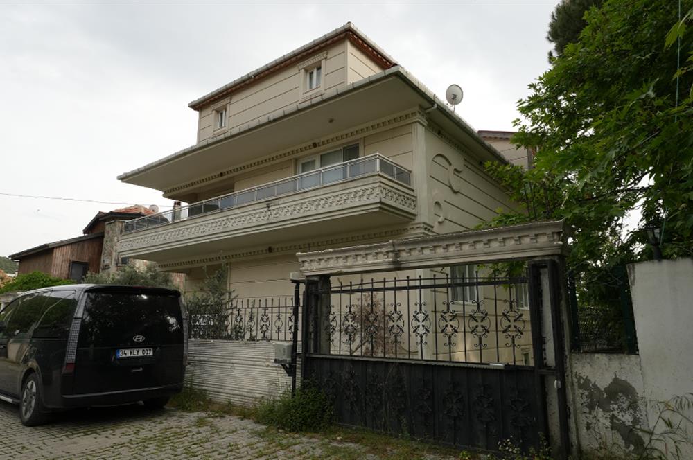 C21 Cius;Sahile 70 Metre Mesafede Deniz Manzaralı 5+2 Müstakil Villa