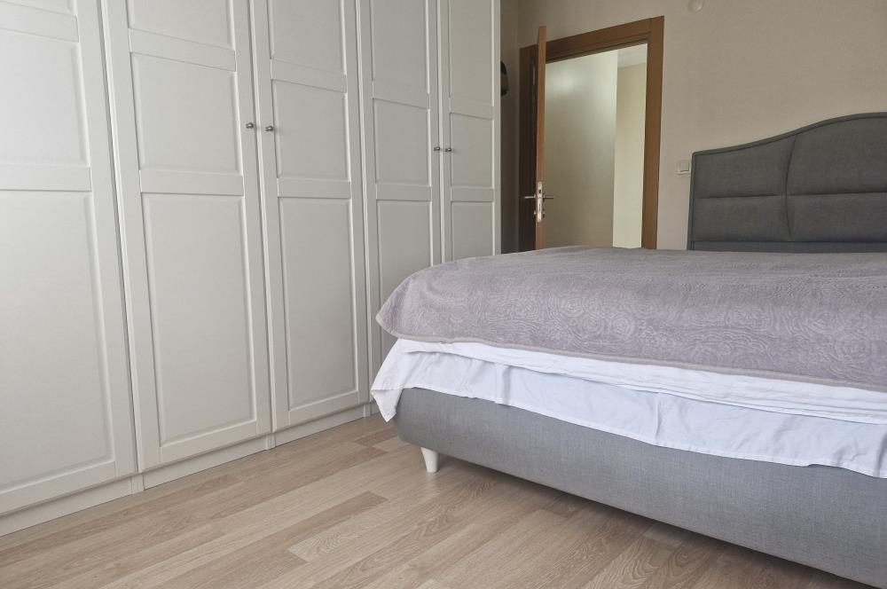 ŞERİFALİ AKDAĞ CADDESİNDE GENİŞ KULLANIŞLI 2+1 DAİRE