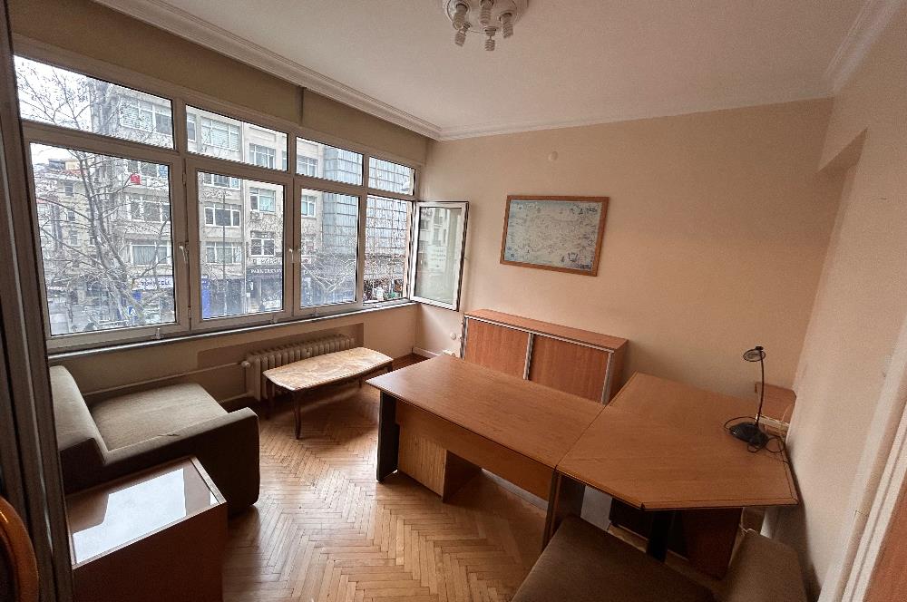 Halaskargazi Cadde üzeri satılık ofis