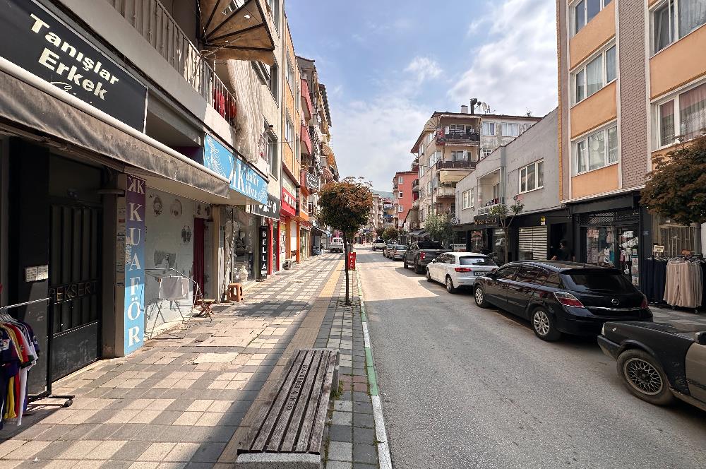 C21 Cius; Bursa Gemlikte Caddeye Cephe Satılık Dükkan