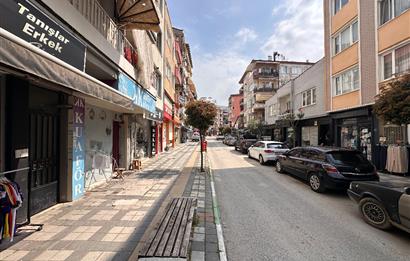 C21 Cius; Bursa Gemlikte Caddeye Cephe Satılık Dükkan