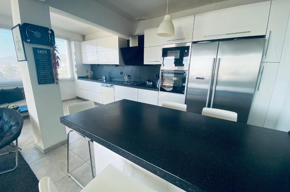 Kumbahçe'de Deniz ve Kale Manzaralı, Eşyalı 3+1 Dubleks Kiralık