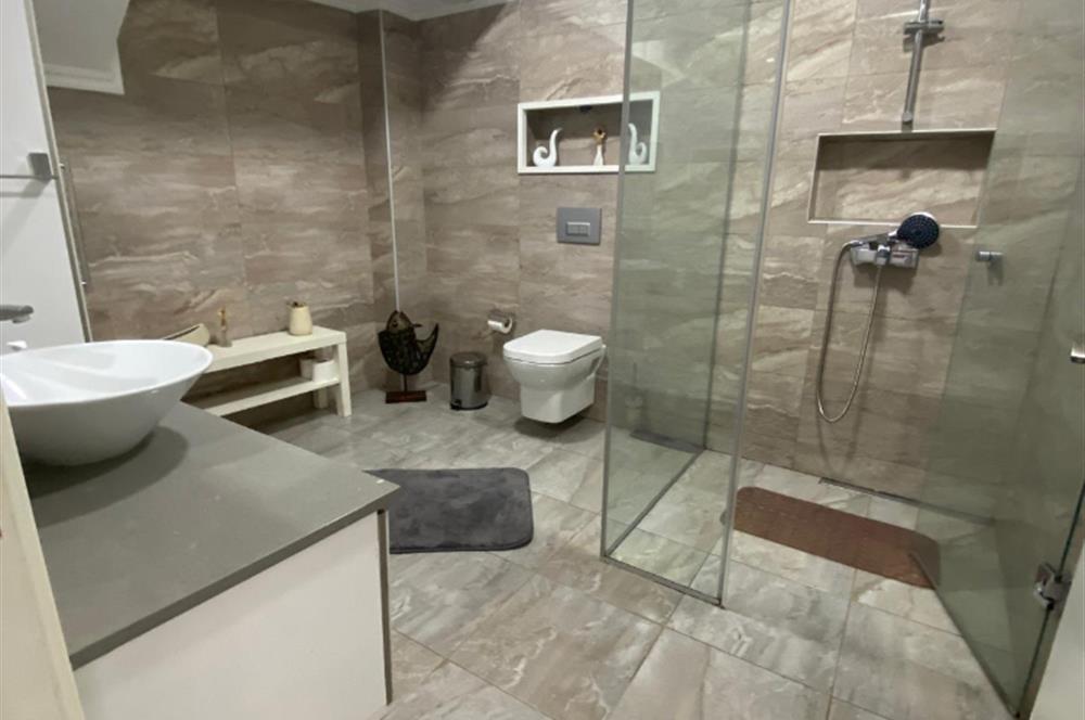 Kumbahçe'de Deniz ve Kale Manzaralı, Eşyalı 3+1 Dubleks Kiralık