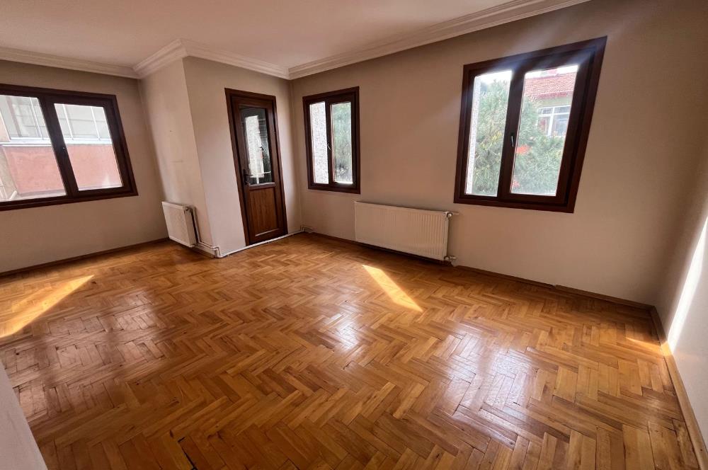 ACIBADEM İKBALİYE'DE NEZİH SOKAKTA 2+1 KİRALIK DAİRE
