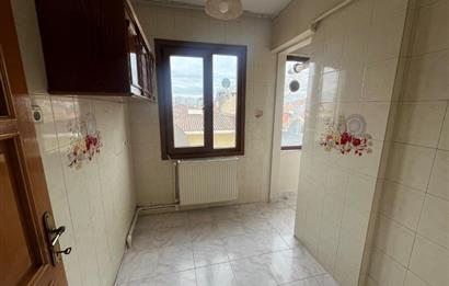 ACIBADEM İKBALİYE'DE NEZİH SOKAKTA 2+1 KİRALIK DAİRE
