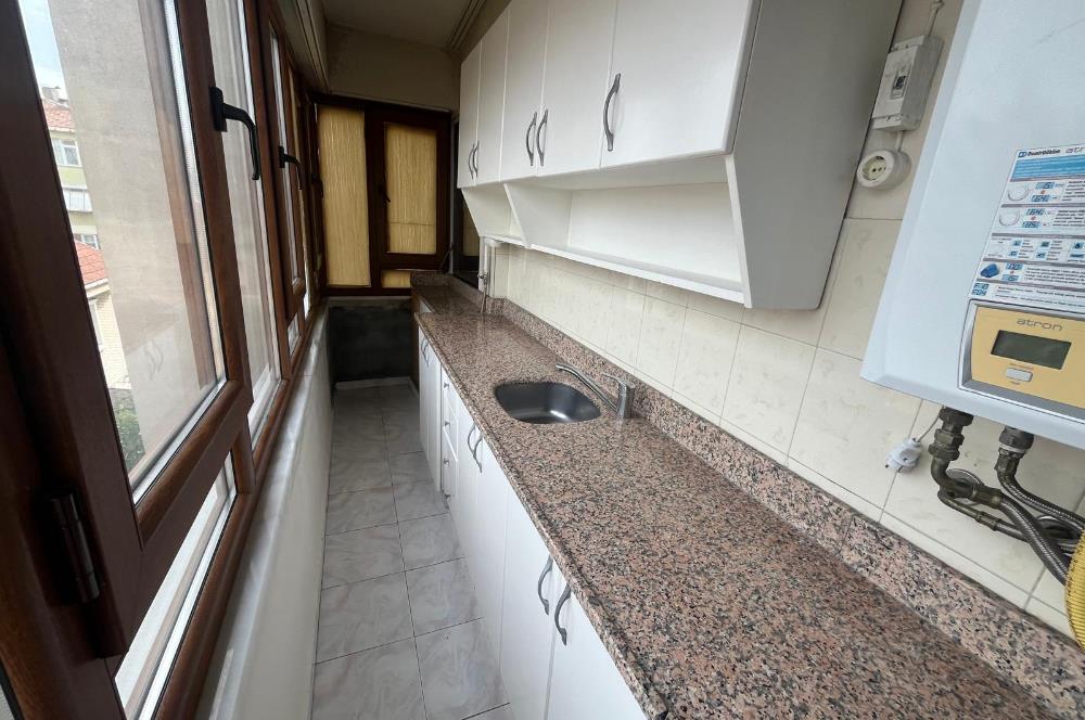 ACIBADEM İKBALİYE'DE NEZİH SOKAKTA 2+1 KİRALIK DAİRE