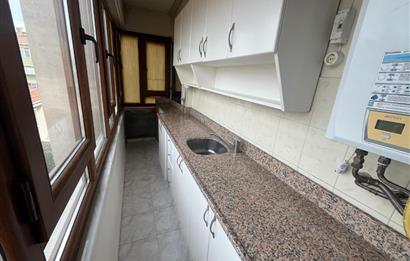 ACIBADEM İKBALİYE'DE NEZİH SOKAKTA 2+1 KİRALIK DAİRE