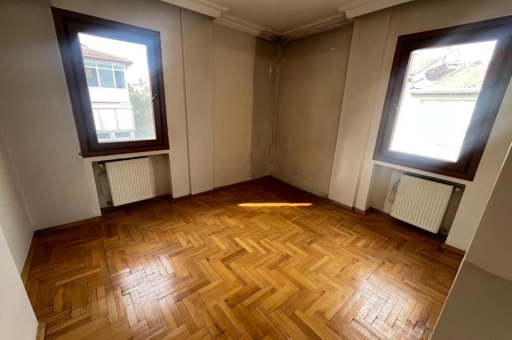 ACIBADEM İKBALİYE'DE NEZİH SOKAKTA 2+1 KİRALIK DAİRE