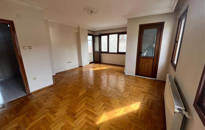 ACIBADEM İKBALİYE'DE NEZİH SOKAKTA 2+1 KİRALIK DAİRE