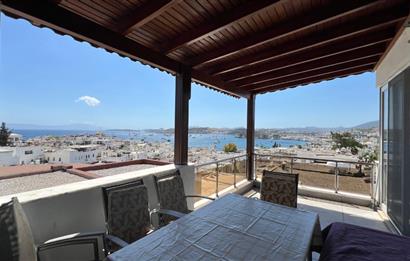 Kumbahçe'de Deniz ve Kale Manzaralı, Eşyalı 3+1 Dubleks Kiralık