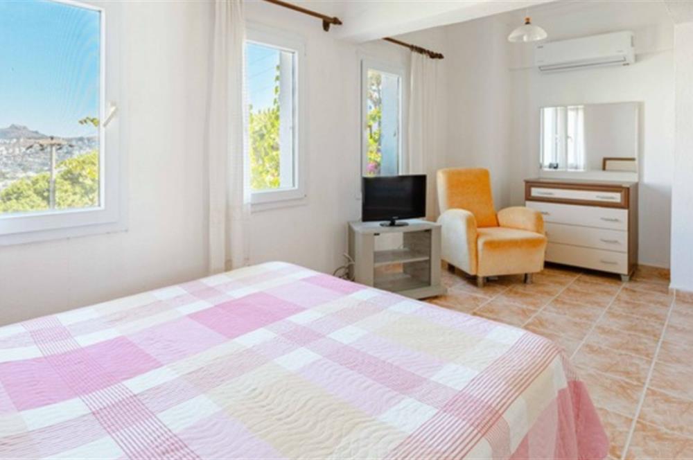Gündoğan'da Begonviller içinde 3+1 Kiralık Villa