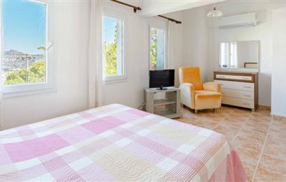 Gündoğan'da Begonviller içinde 3+1 Kiralık Villa