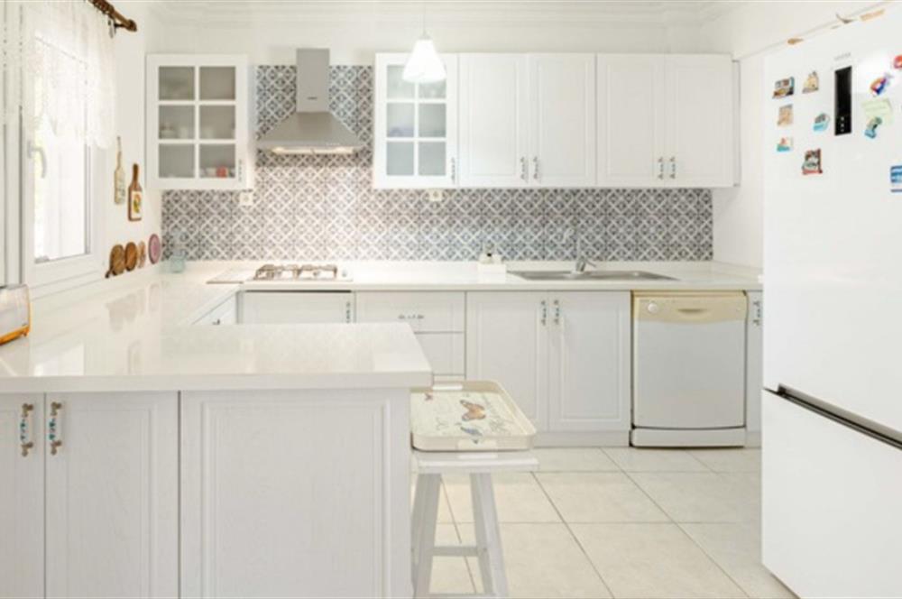Gündoğan'da Begonviller içinde 3+1 Kiralık Villa