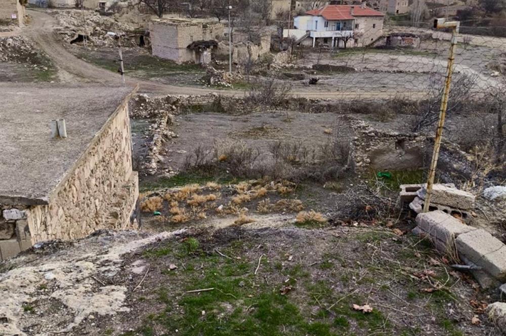 NEVŞEHİR GÜMÜŞKENT'TE YATIRIMLIK 139 M2 KÖYİÇİ İMARLI ARSA
