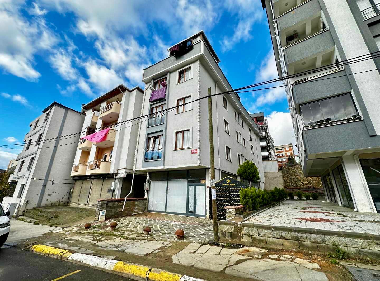 BATTALGAZİ'DE YATIRIMLIK 2+1 ARAKAT 85m2 CADDE ÜZERİ SATILIK