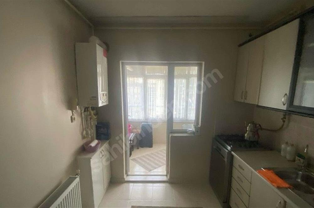 Pendik Zümrüt Sitesi'nde Satılık Geniş 3+1 Daire