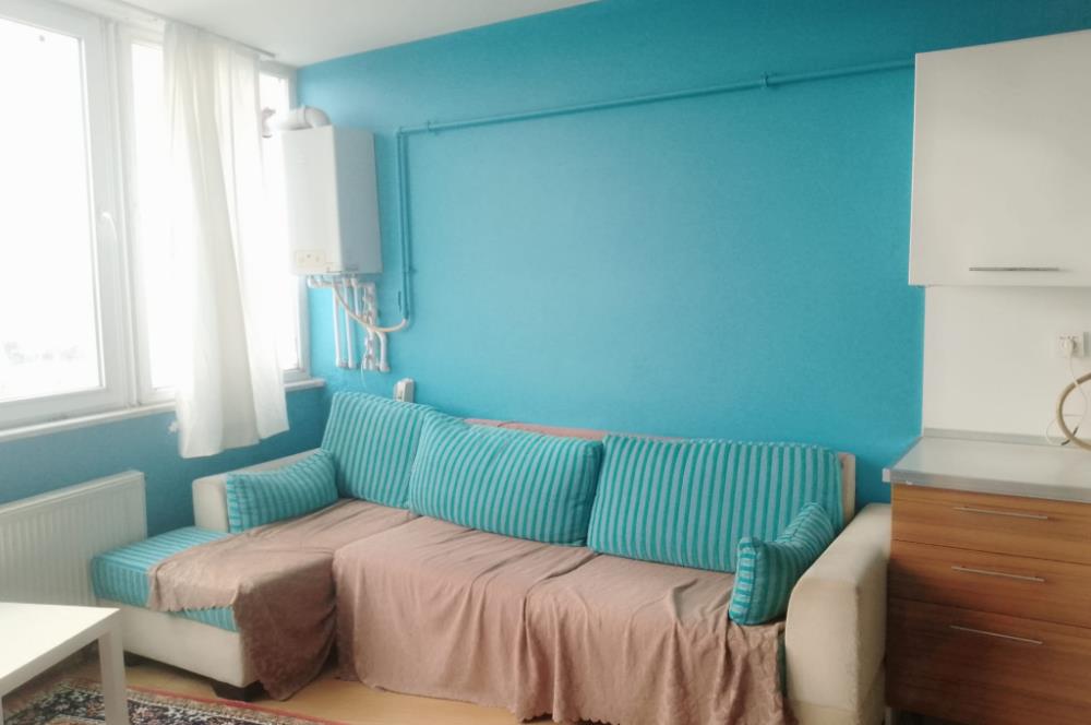 CENTURY21 WEST'TEN ÇAMLIK TERAS SİT.HAVUZLU EŞYALI 1+1 KİRALIK