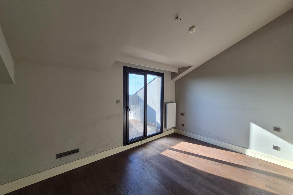 Terrace Vadi Sitesi'nde Kiralık 3+1 Çatı Dubleksi