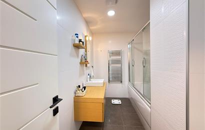 GÖKMAHAL SİTESİNDE METRO YANI BAŞINDA MODERN TASARIM 2+1 ARA KAT