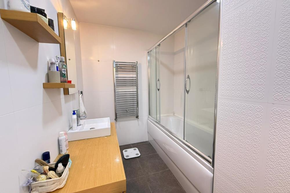 GÖKMAHAL SİTESİNDE METRO YANI BAŞINDA MODERN TASARIM 2+1 ARA KAT