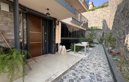 Bornova Atatürk Mahallesinde Şömineli, Jakuzili, 5+2 Villa